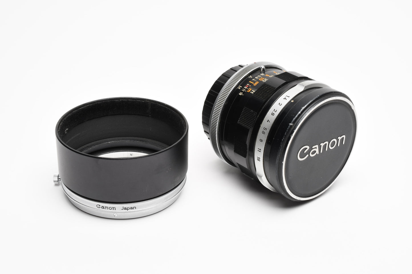 Canon 50mm f1.4 FL prime lens, caps, very clean +T60-2 Lens hood