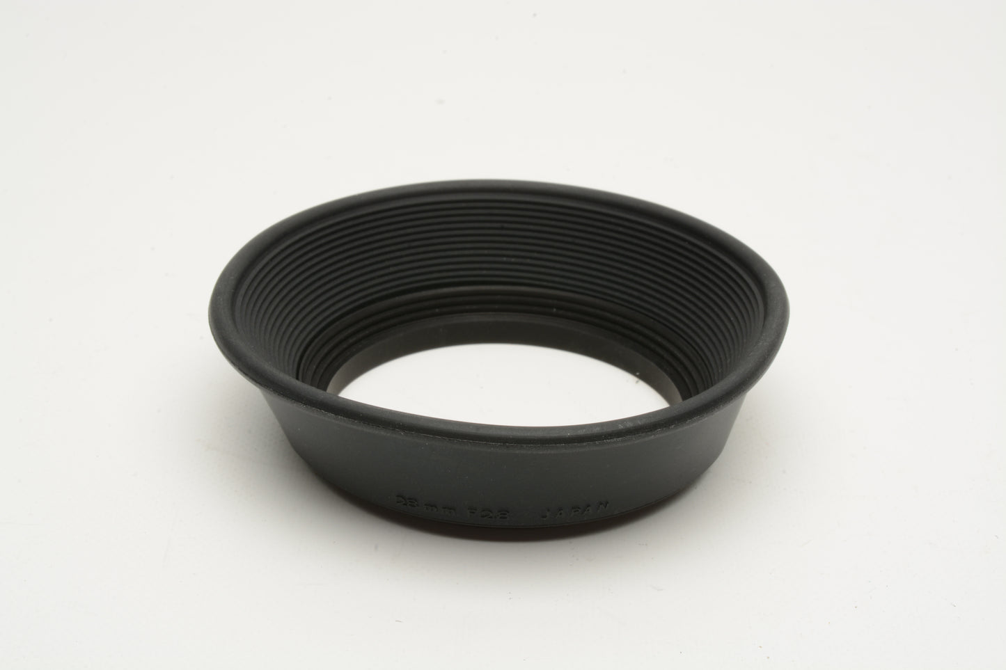 Olympus OM 28mm f2.8 Rubber hood shade, Very clean, Nice (49mm)