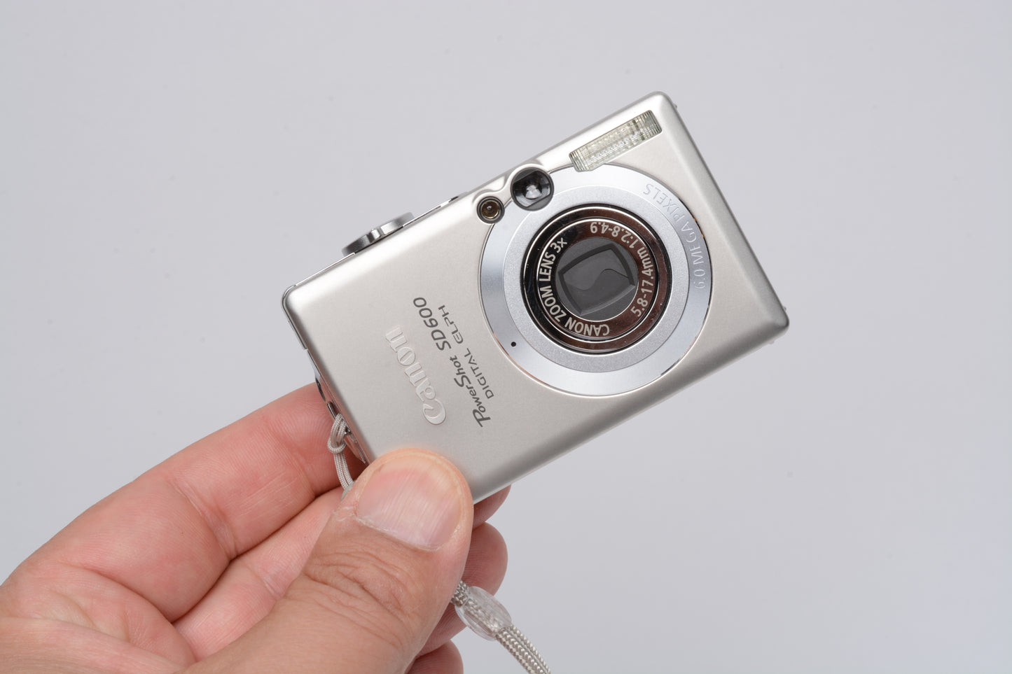 Canon PowerShot SD600 6MP Digital Point&Shoot w/batt+charger+SD Boxed