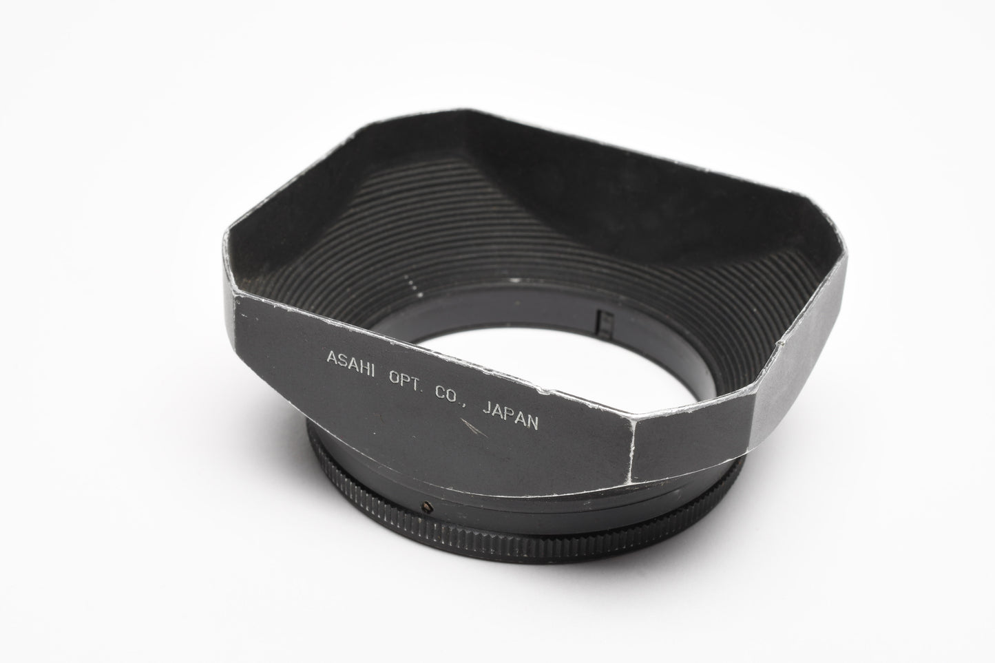 Takumar 28mm f3.5 metal lens hood, 49mm diameter, Good w/Case