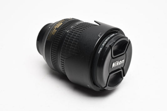 Nikon AF-S 18-105mm f3.5-5.6G ED DX VR zoom lens, Hood, PL filter, Great!