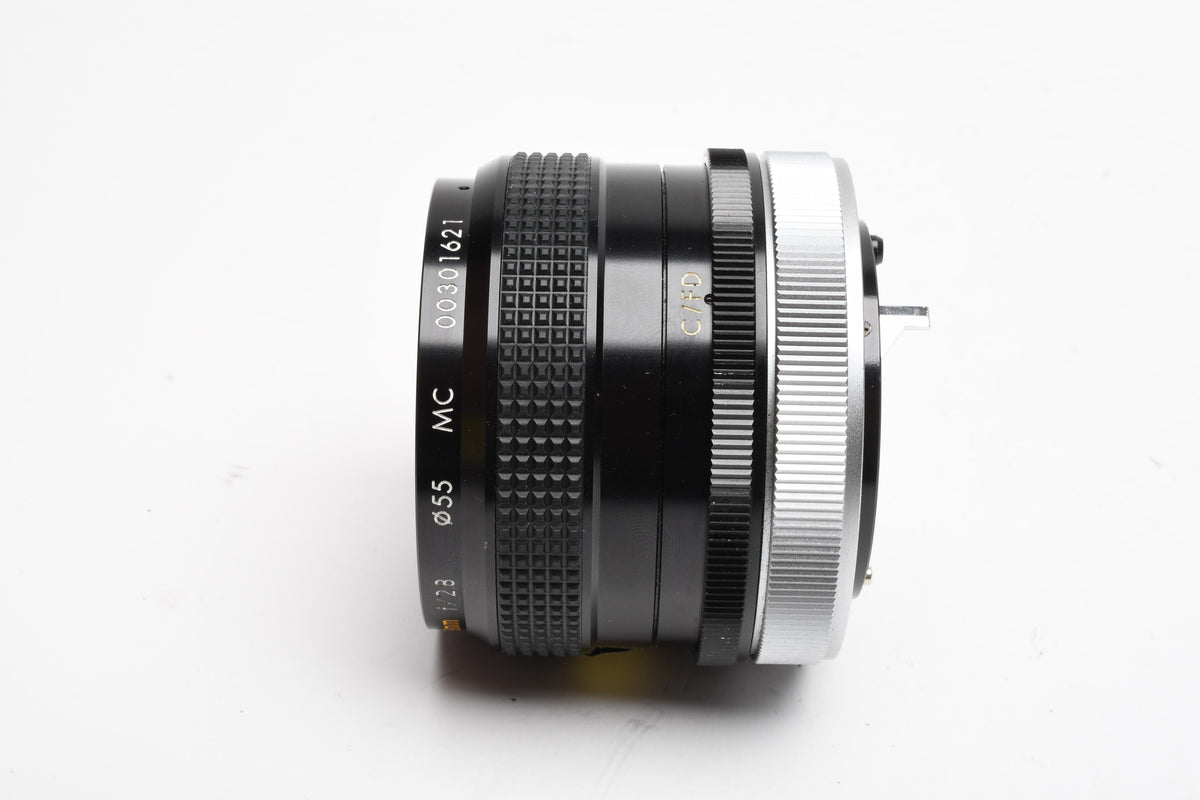 Kiron 28mm f2.8 wide lens for Canon FD Mount lens, Case, UV, Great!
