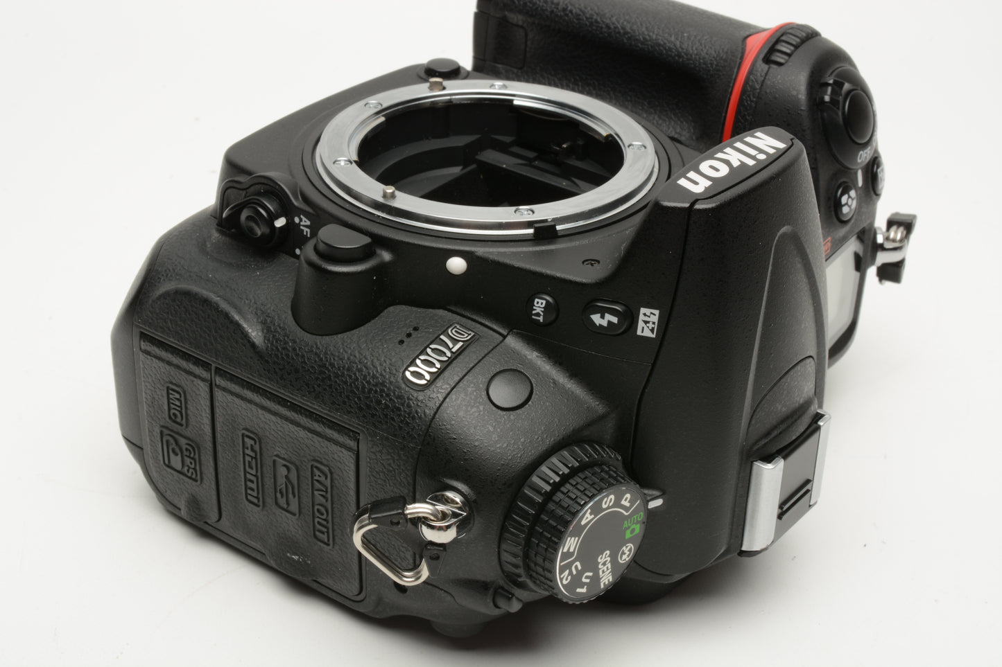 Nikon D7000 16.2MP DSLR, batt, charger, Only 6316 Acts! Very clean, light use