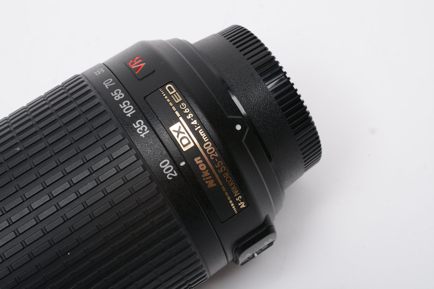 Nikon AF-S Nikkor 55-200mm F4-5.6G ED DX VR zoom lens, caps+Pouch