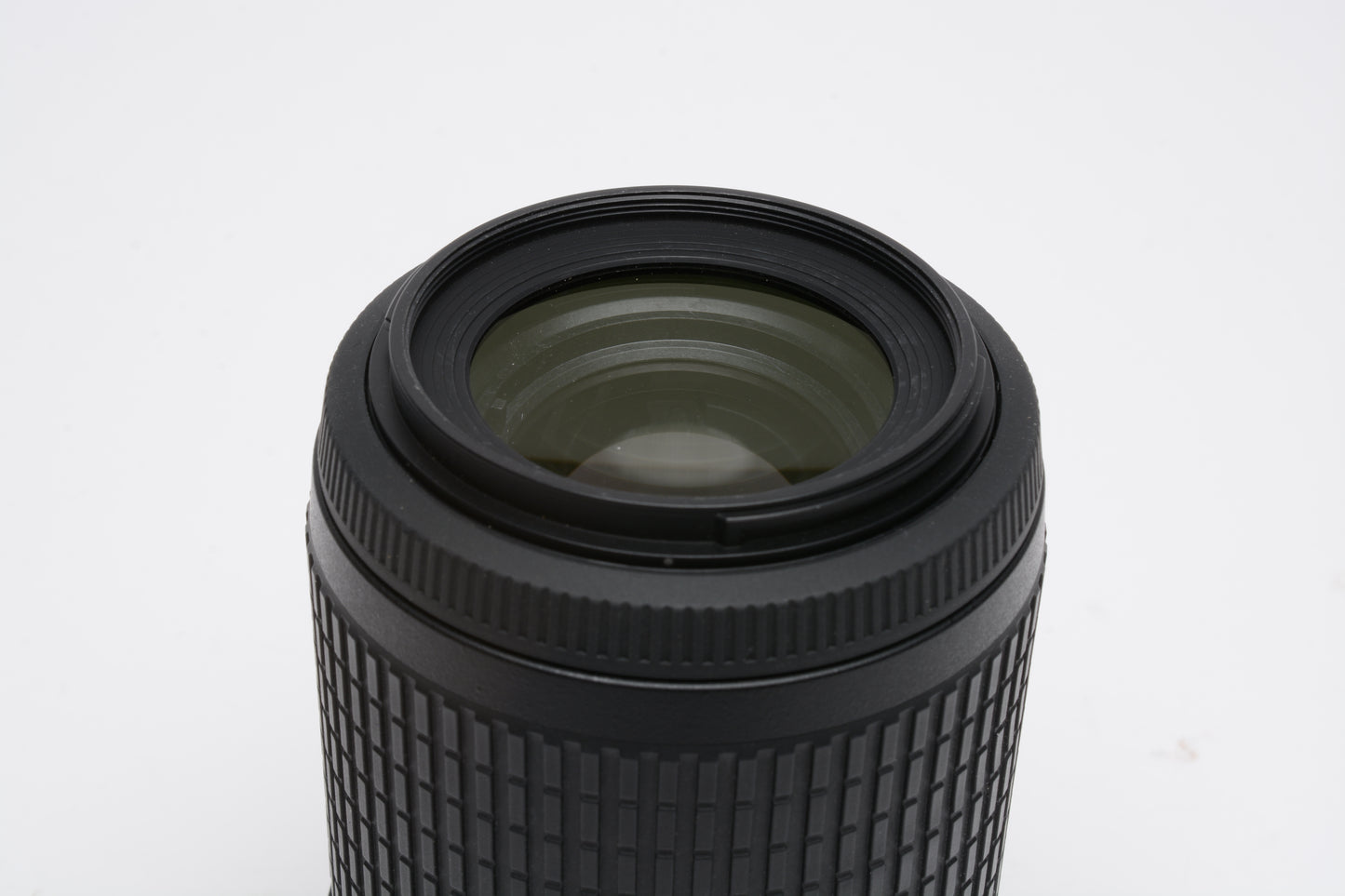 Nikon AF-S Nikkor 55-200mm F4-5.6G ED DX VR zoom lens, caps+Pouch
