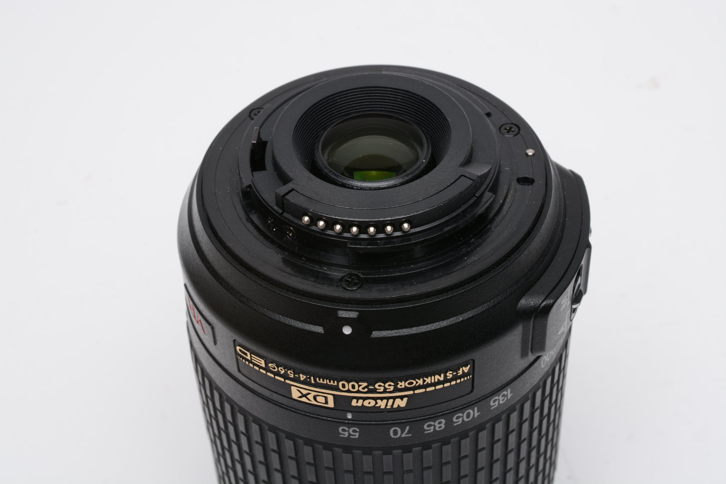 Nikon AF-S Nikkor 55-200mm F4-5.6G ED DX VR zoom lens, caps+Pouch