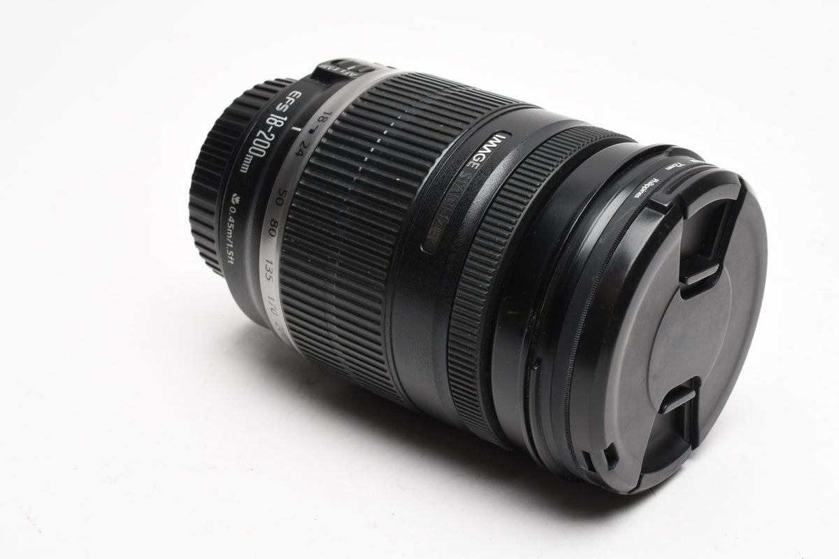 Canon EFS 18-200mm f3.5-5.6 IS zoom lens, caps, UV, Clean 