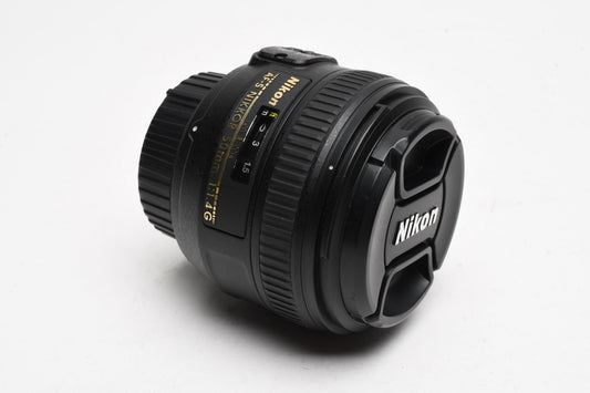 Nikon AF Nikkor 50mm f1.4G prime lens, nice prime lens w/caps
