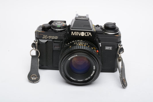 Minolta X700 35mm SLR w/50mm f1.7 lens, strap, cap, new seals, nice!