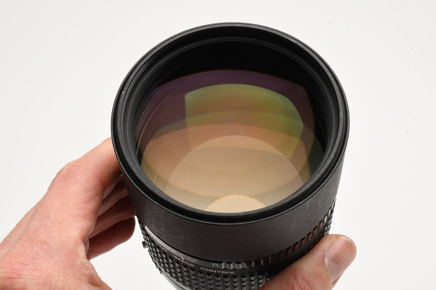 Nikon AF Nikkor 135mm F2 D lens (Defocus Image Control), Caps, Sharp!