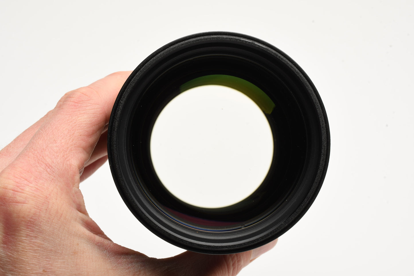 Nikon AF Nikkor 135mm F2 D lens (Defocus Image Control), Caps, Sharp!