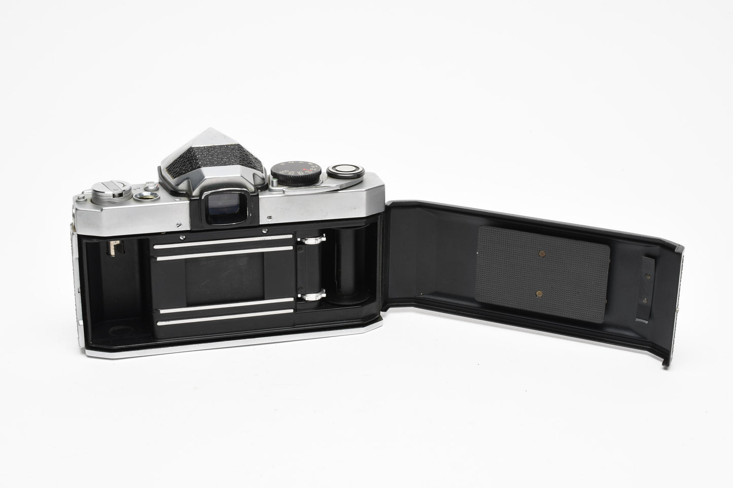 Petri Flex V 35mm SLR Film Camera w/55mm f2 Lens, 1/2 case, Tested