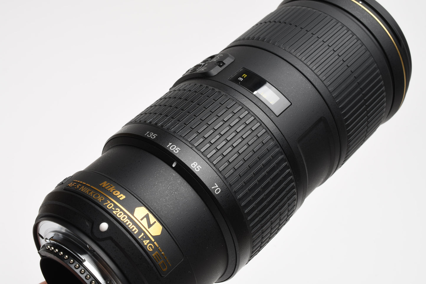 Nikon AFS 70-200mm f4G ED VR zoom lens, hood, case, Box, Mint