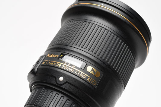 Nikon AFS 20mm f1.8G ED N wide lens, hood, pouch, Box, Mint