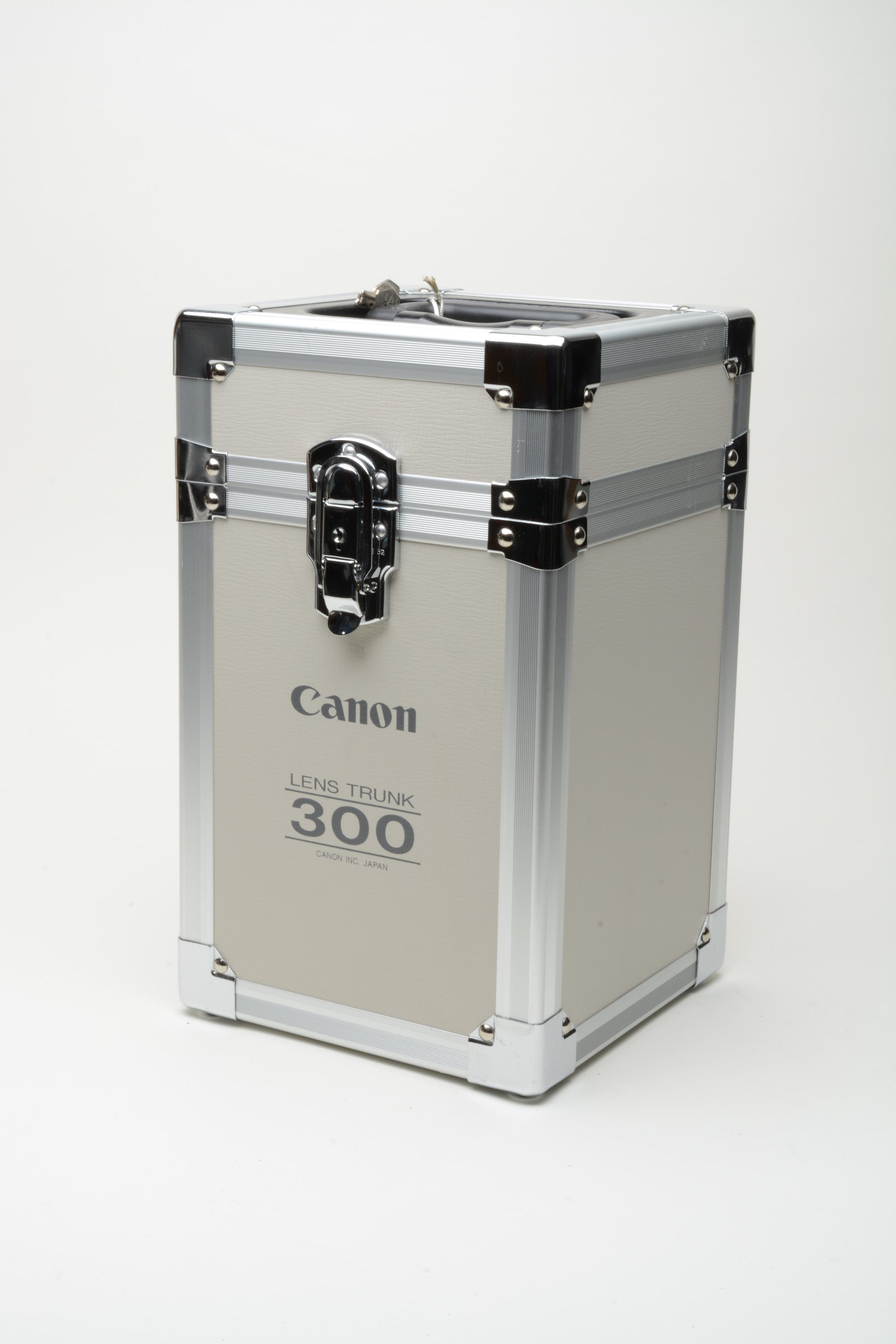 Canon Lens Case 300B | Canon U.S.A Canon Lens Case 300B | Canon U.S.A