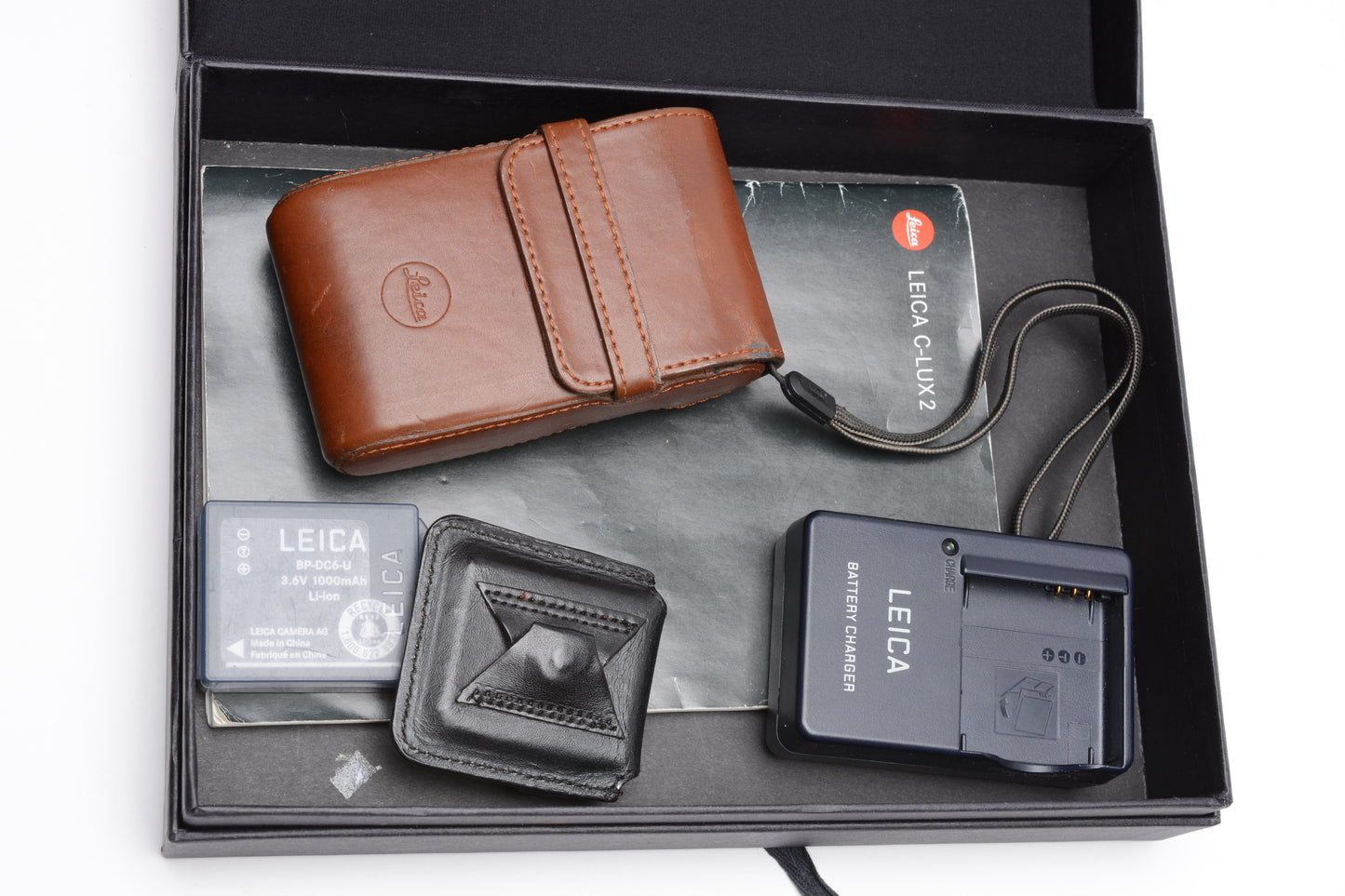 Leica C-Lux 2 Compact 7.2MP Digital Point&Shoot bundle, 2Batts, card, case, Great!