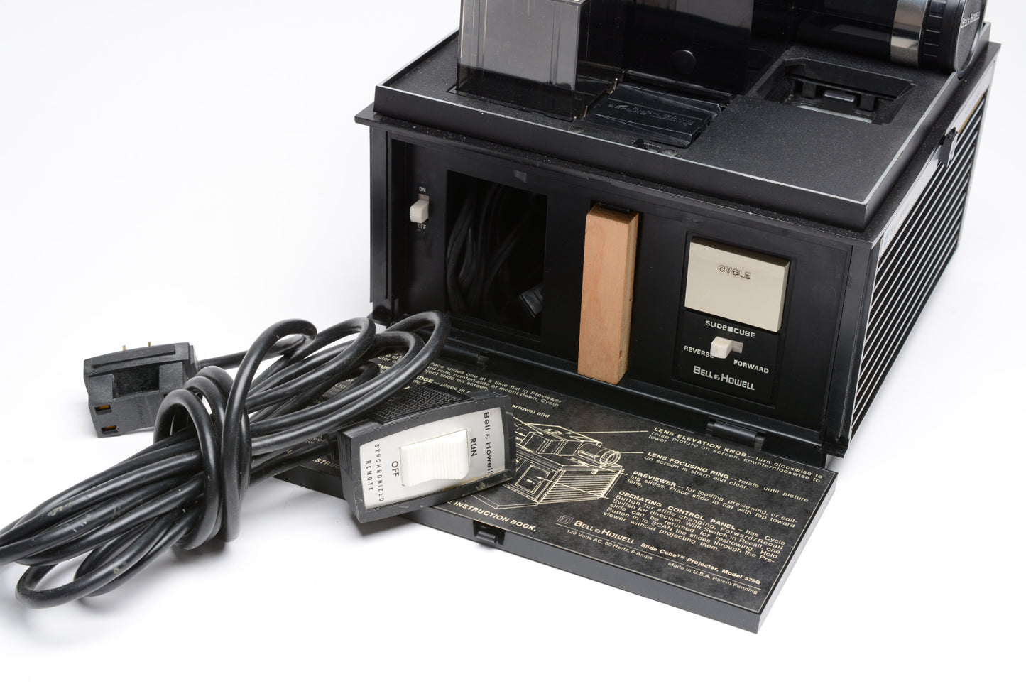Bell & Howell Slide Cube Projector Model 975 Tested, Works, w/Cube+Remote