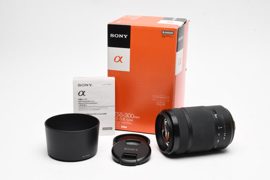 Sony DT 55-300mm f4.5-5.6 lens (A-Mount) caps, hood, Boxed, Mint-