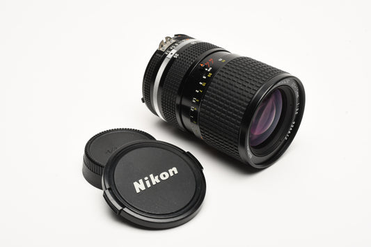 Nikon Nikkor 35-70mm f3.5 AI-S zoom lens w/Macro, clean and sharp