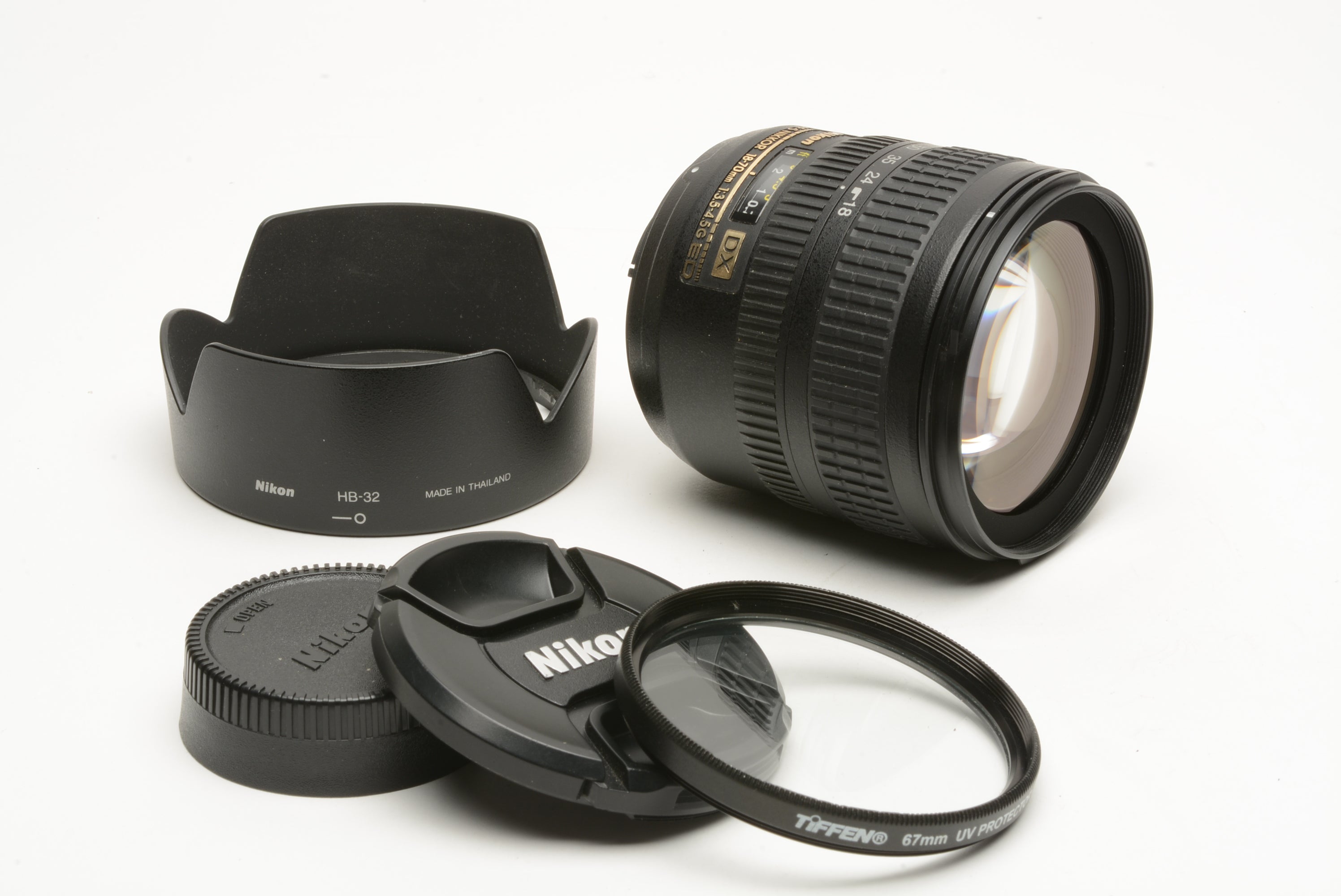 Nikon AF-S Nikkor 18-70mm 1:3.5-4.5 G ED DX IF w/ caps+hood+UV