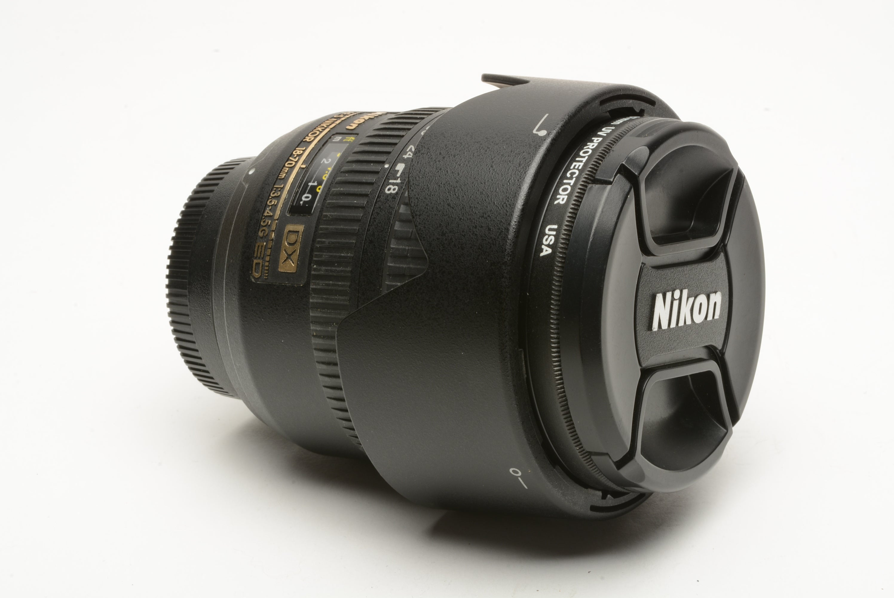 Nikon AF-S Nikkor 18-70mm 1:3.5-4.5 G ED DX IF w/ caps+hood+UV