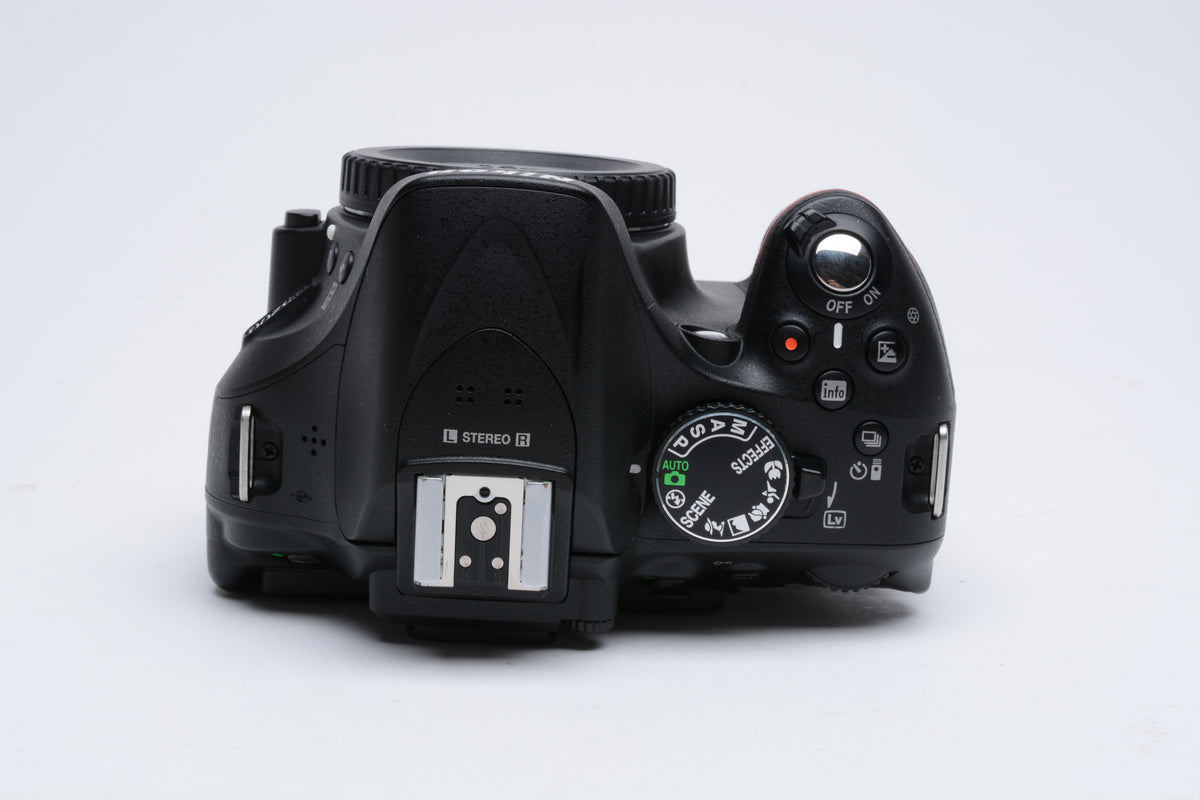 Nikon D5200 DSLR Camera Body Only w/ Cap - BARGAIN / PARTS - Very Clean!