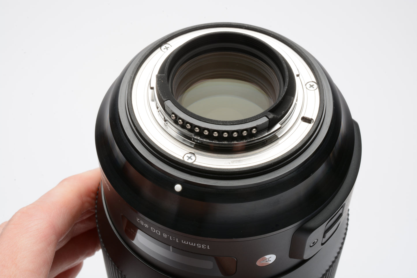 Sigma AF 135mm f1.8 DG HSM Art lens for Nikon, caps, hood, Mint-