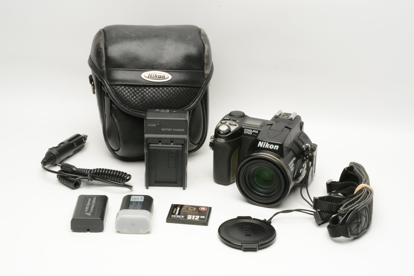 Nikon Coolpix 5700 5MP Digital Point&Shoot camera, CF+case, tested