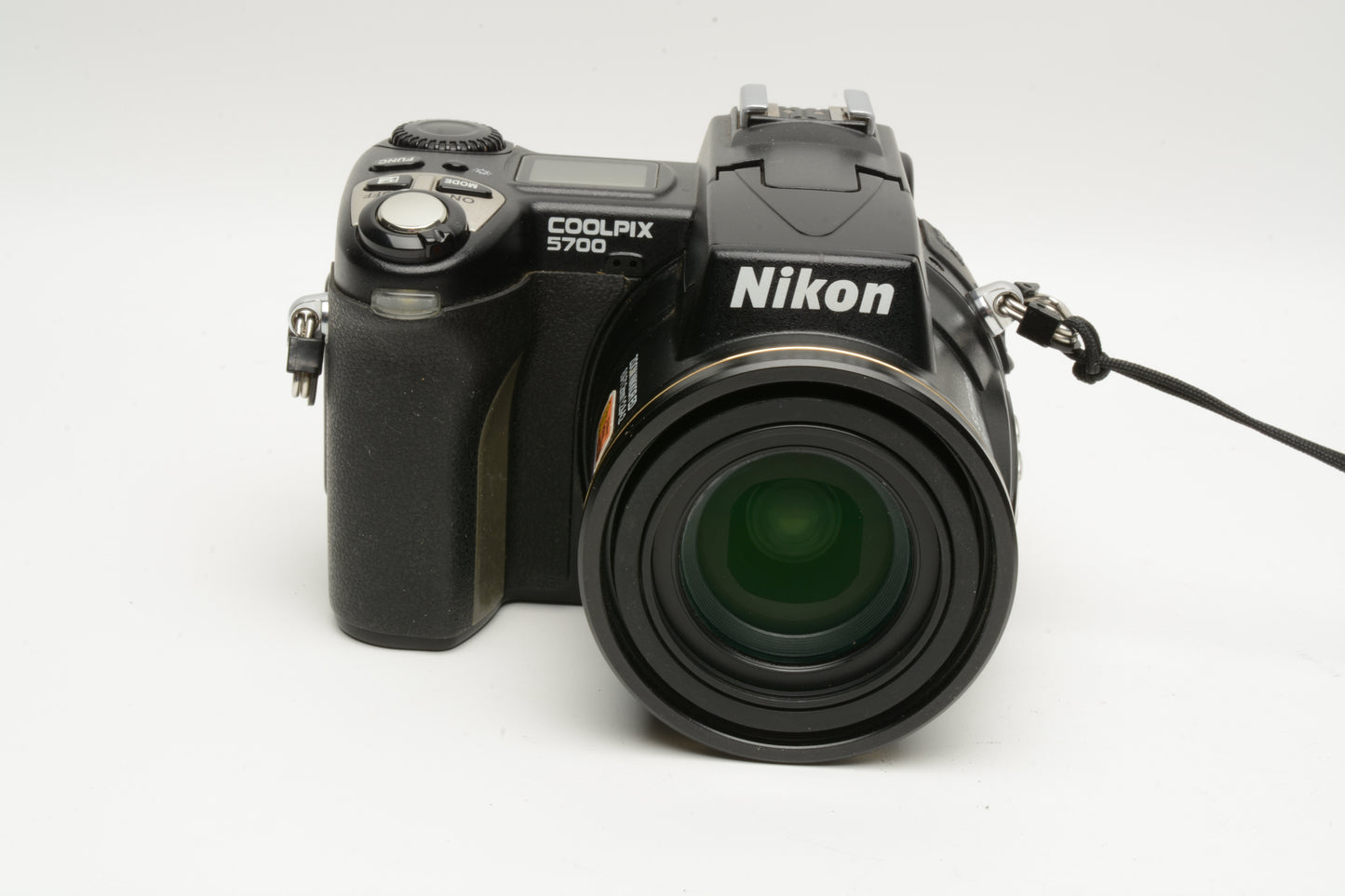 Nikon Coolpix 5700 5MP Digital Point&Shoot camera, CF+case, tested