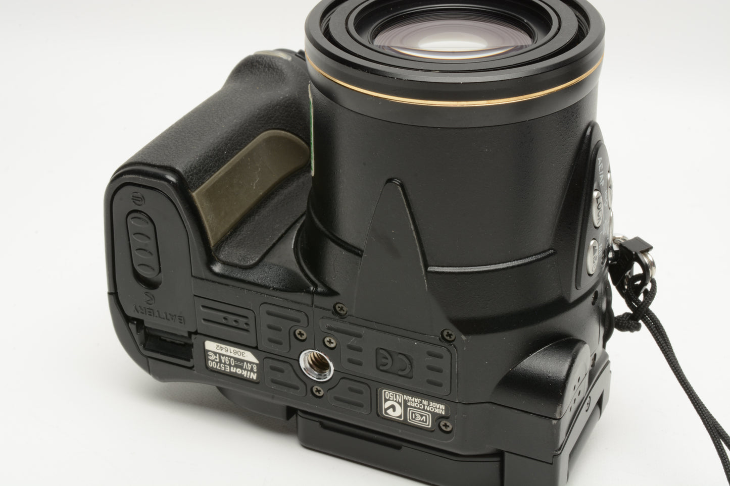 Nikon Coolpix 5700 5MP Digital Point&Shoot camera, CF+case, tested