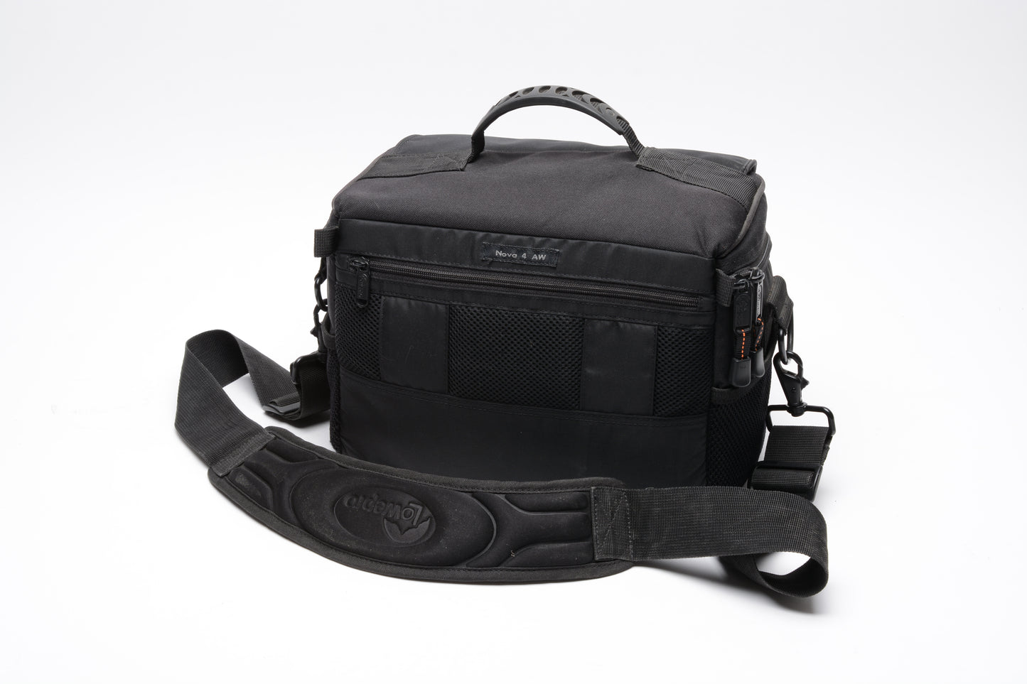 LowePro NOVA 4 AW padded camera bag w/dividers, clean (Black)