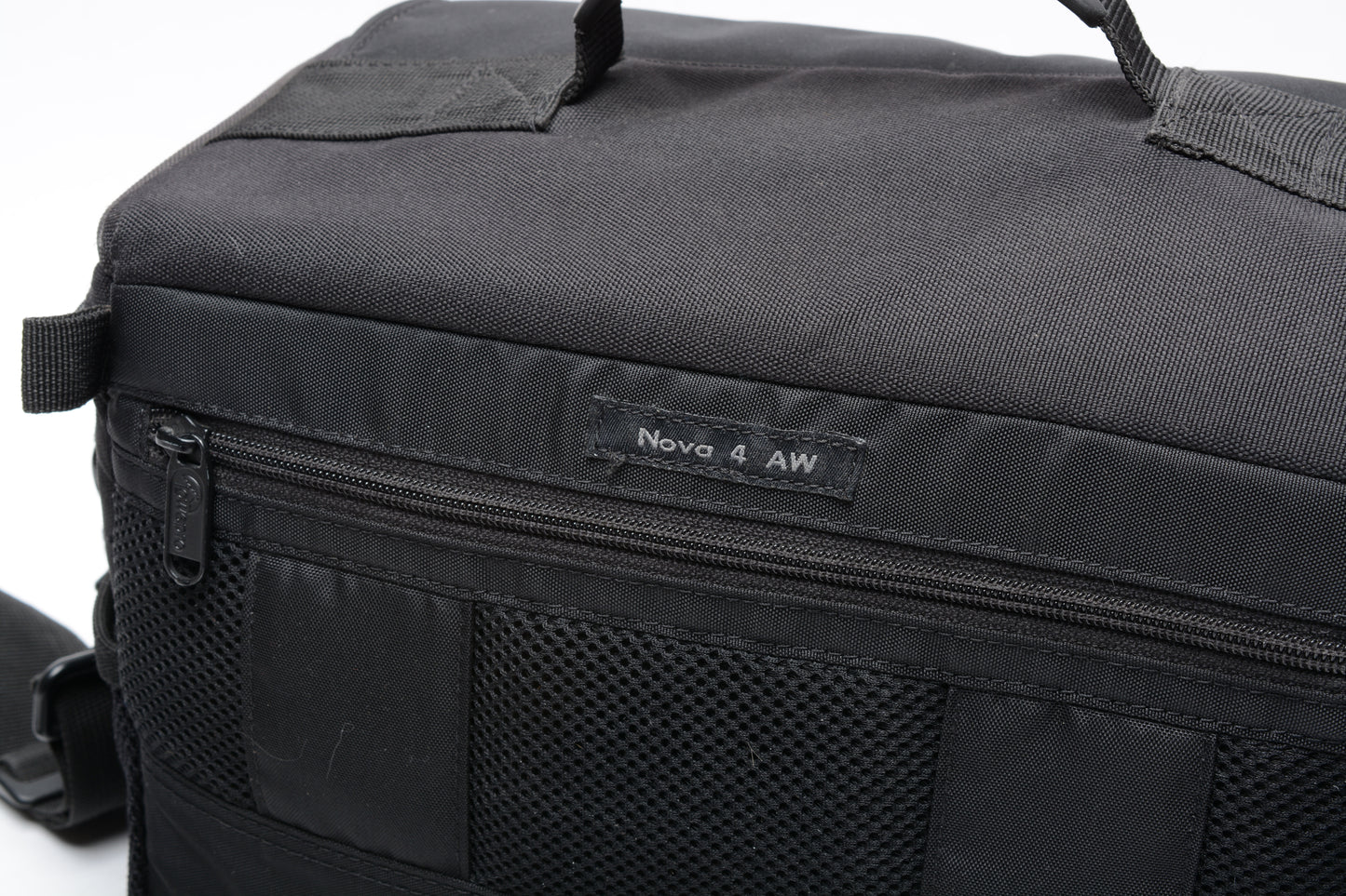 LowePro NOVA 4 AW padded camera bag w/dividers, clean (Black)