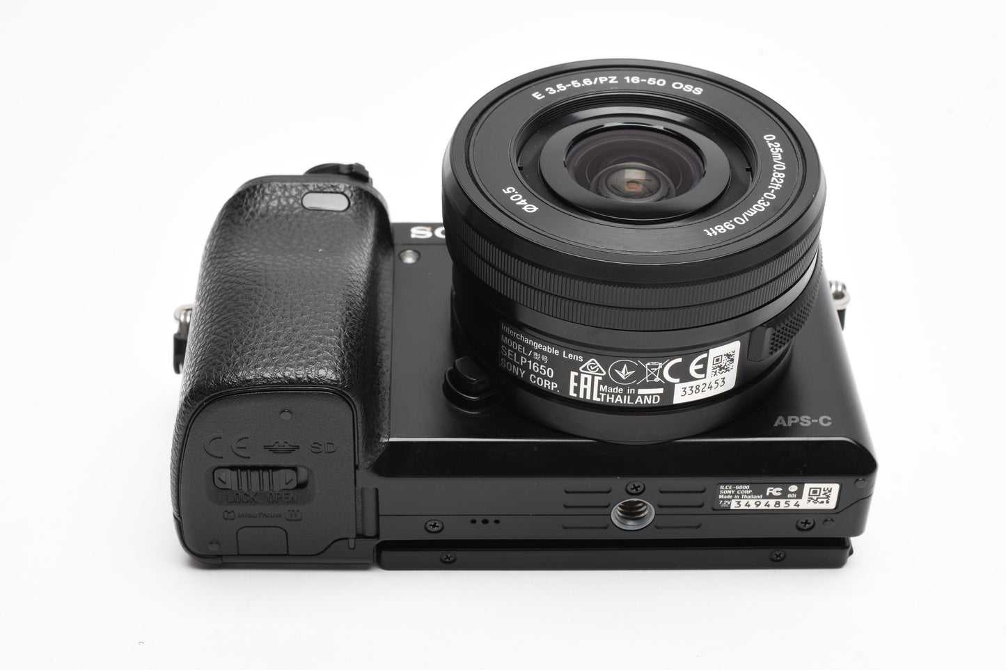 Sony A6400 Mirrorless w/16-50mm zoom, batt, charger, Only 2893 Acts!