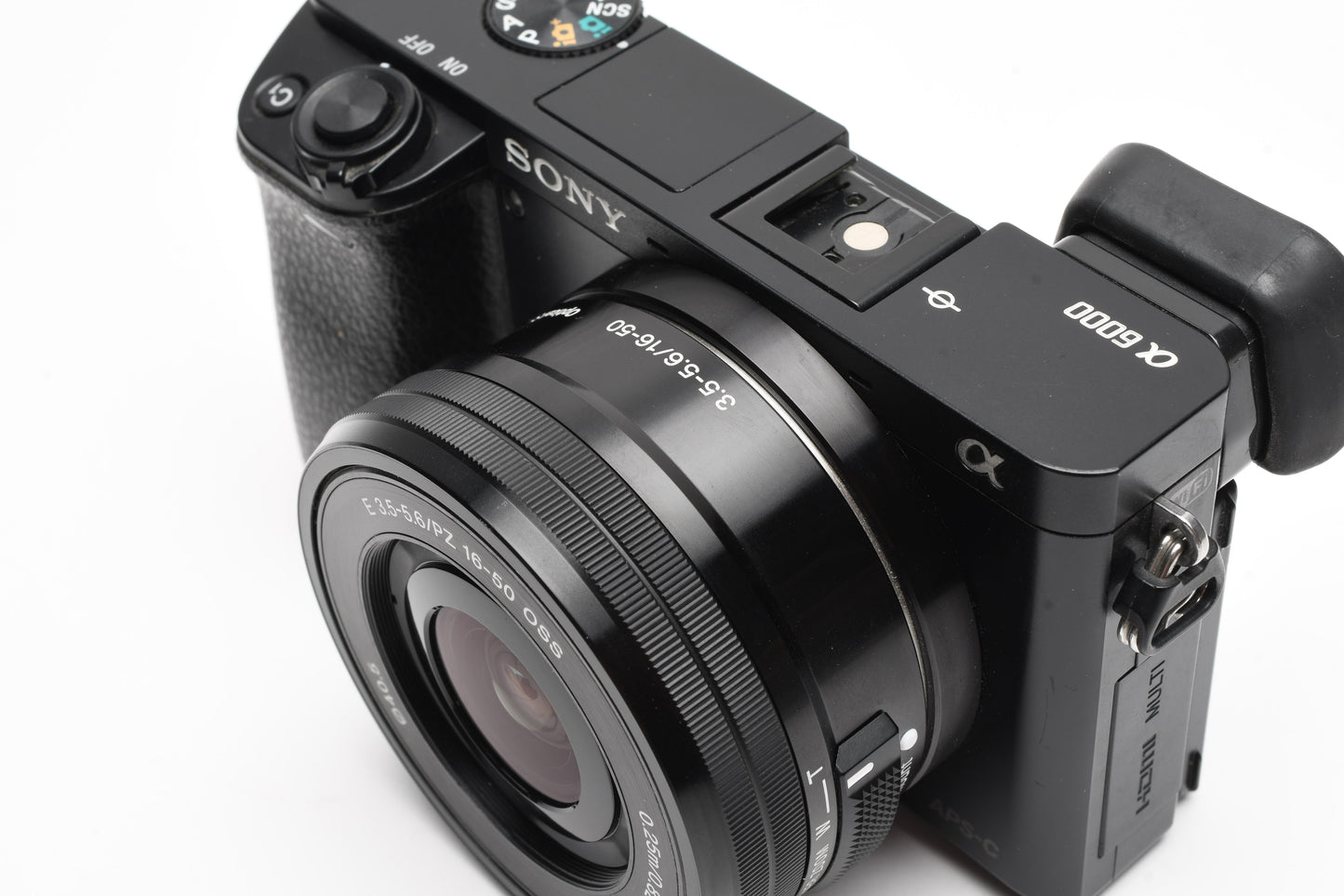 Sony A6400 Mirrorless w/16-50mm zoom, batt, charger, Only 2893 Acts!