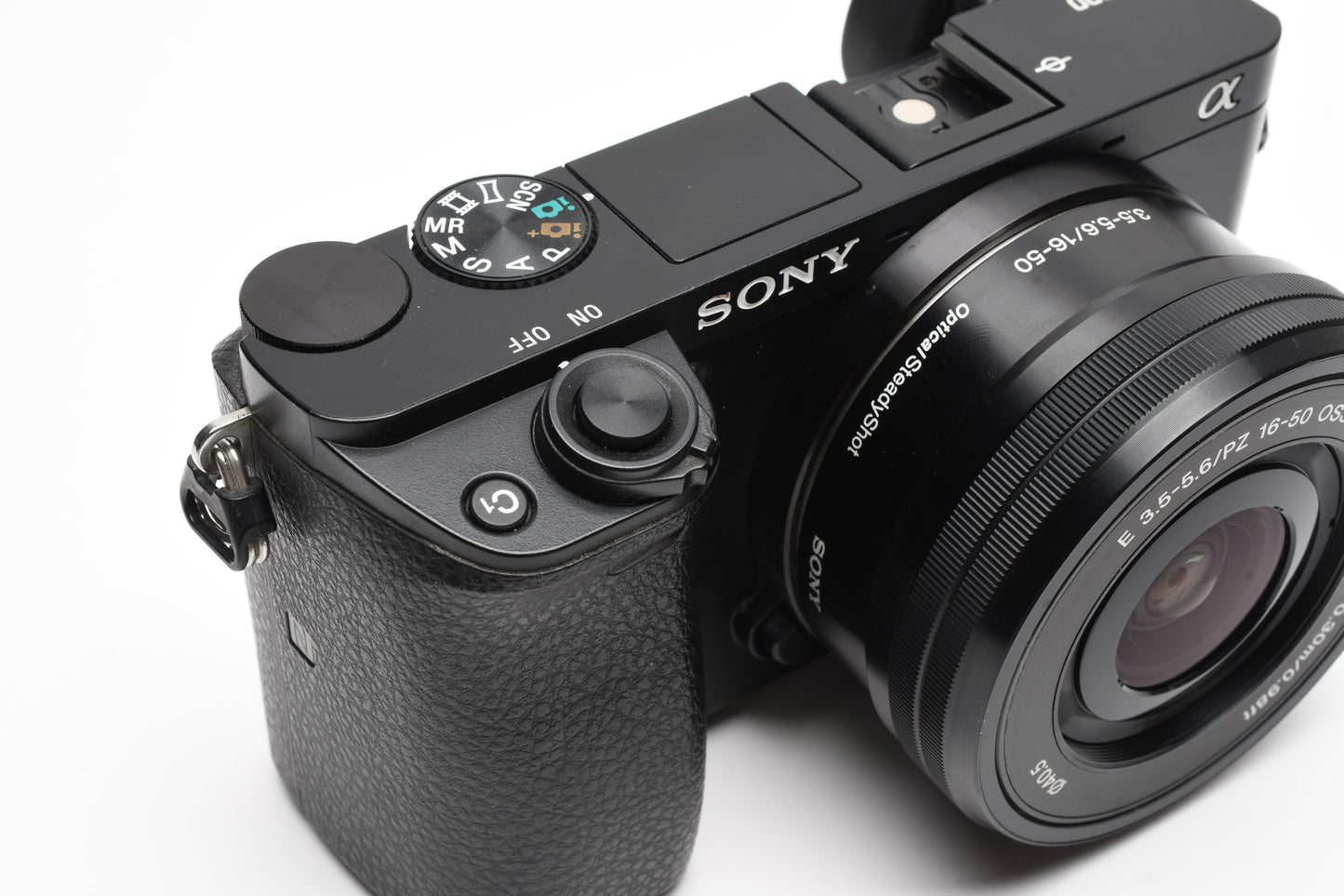 Sony A6400 Mirrorless w/16-50mm zoom, batt, charger, Only 2893 Acts!