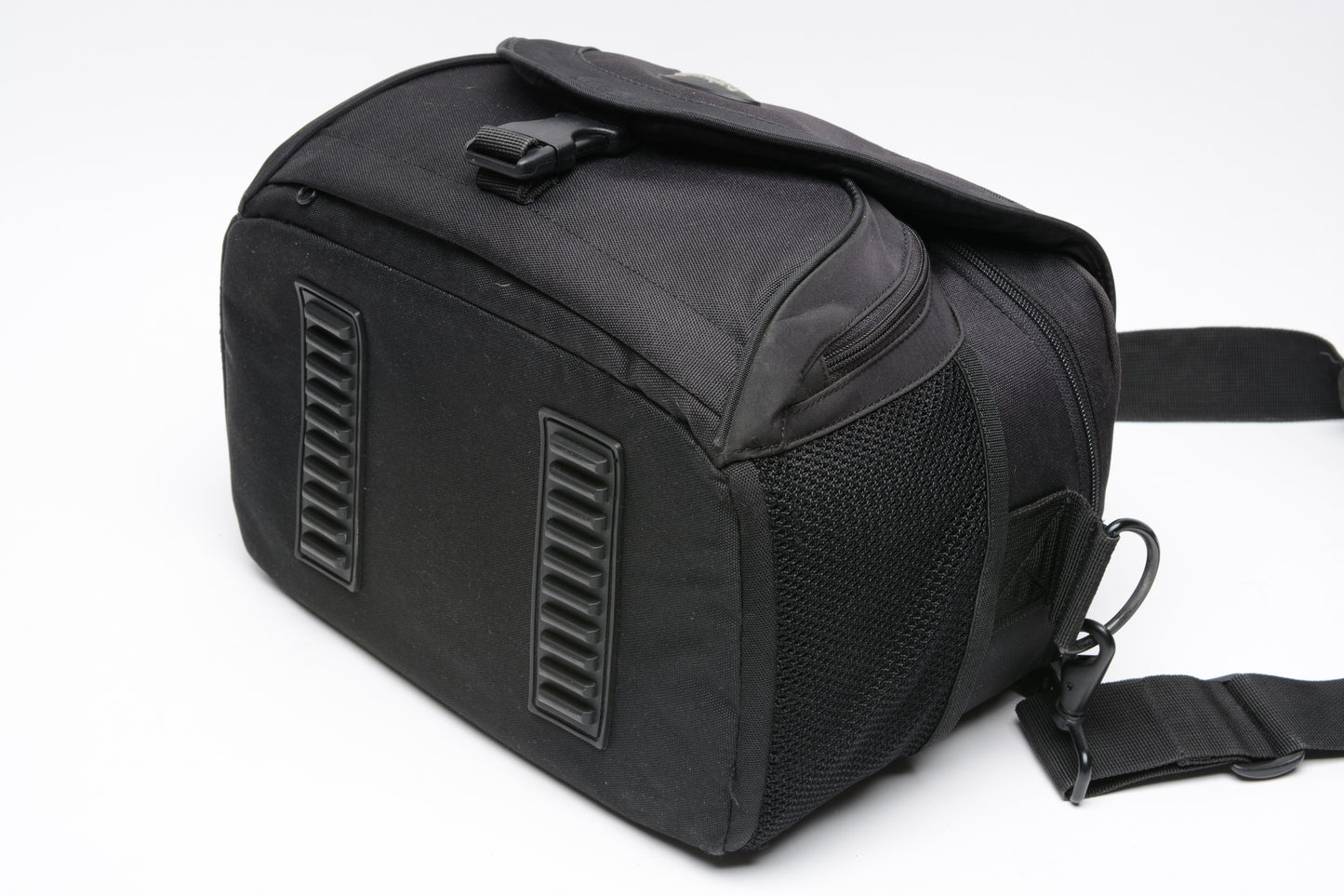 LowePro NOVA 4 AW padded camera bag w/dividers, clean (Black)