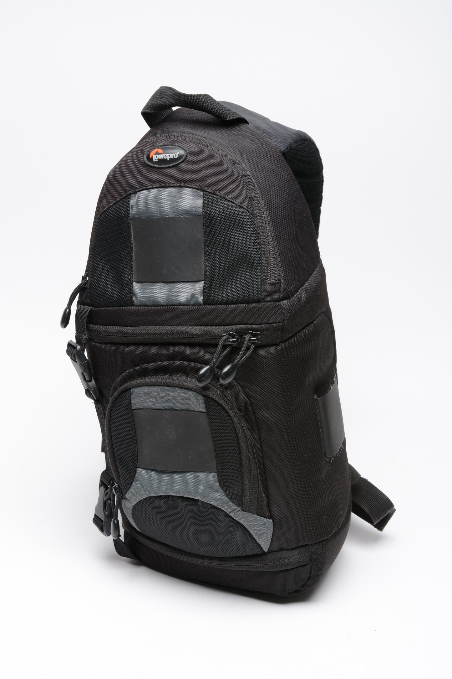 Lowepro Slingshot 100 AW sling pack, nice and clean (Black)