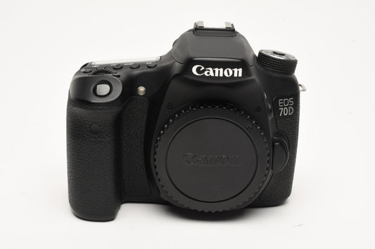 Canon EOS 70D DSLR Body w/2 Batts, Dual charger, strap, Only 3473 Acts!