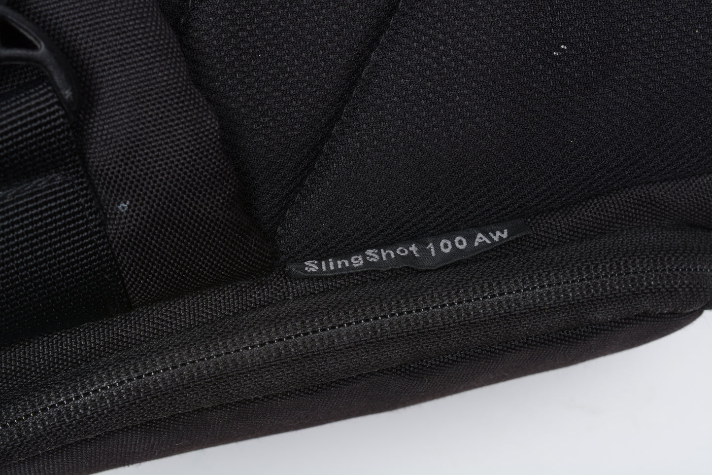 Lowepro Slingshot 100 AW sling pack, nice and clean (Black)