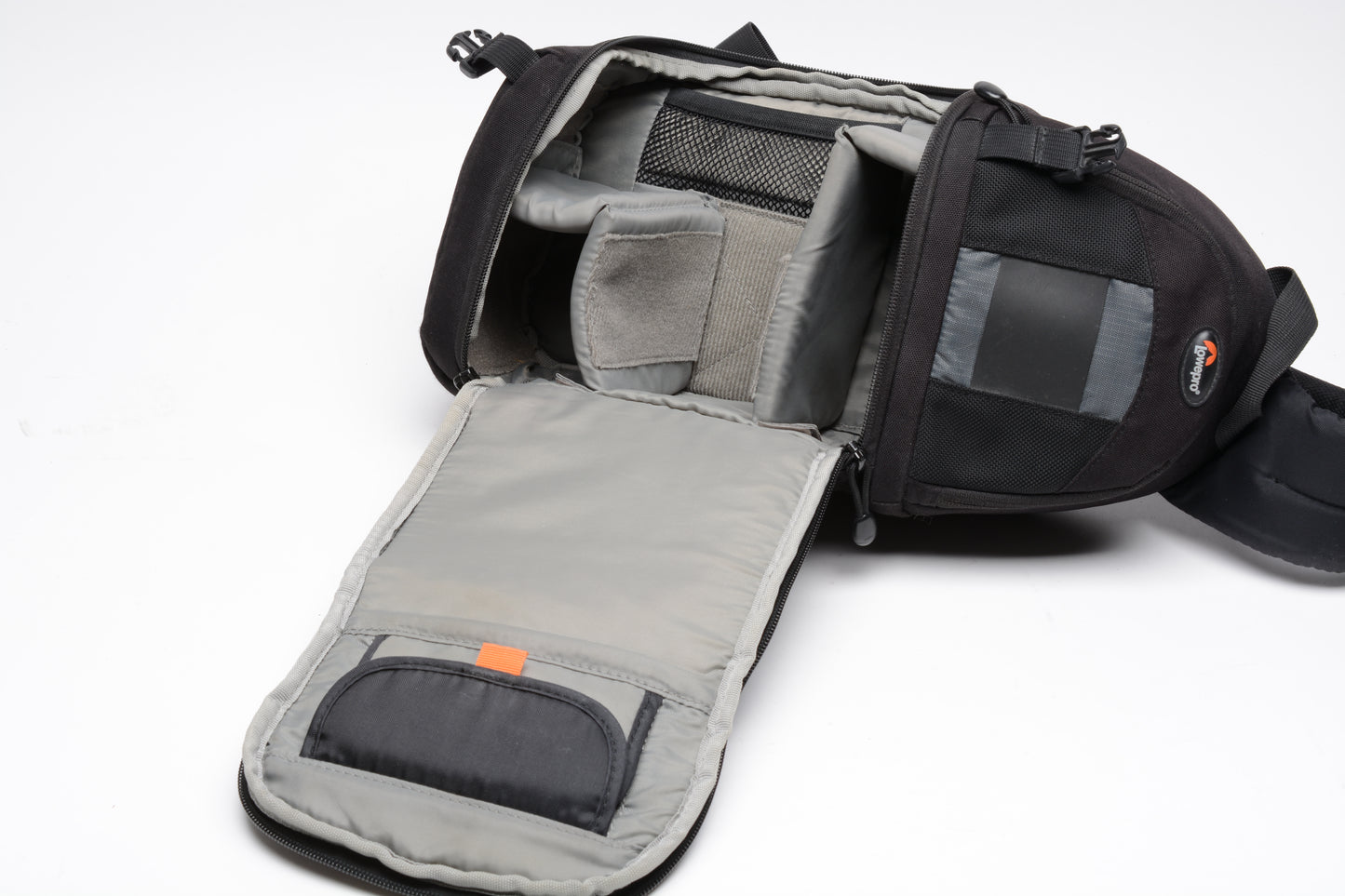Lowepro Slingshot 100 AW sling pack, nice and clean (Black)