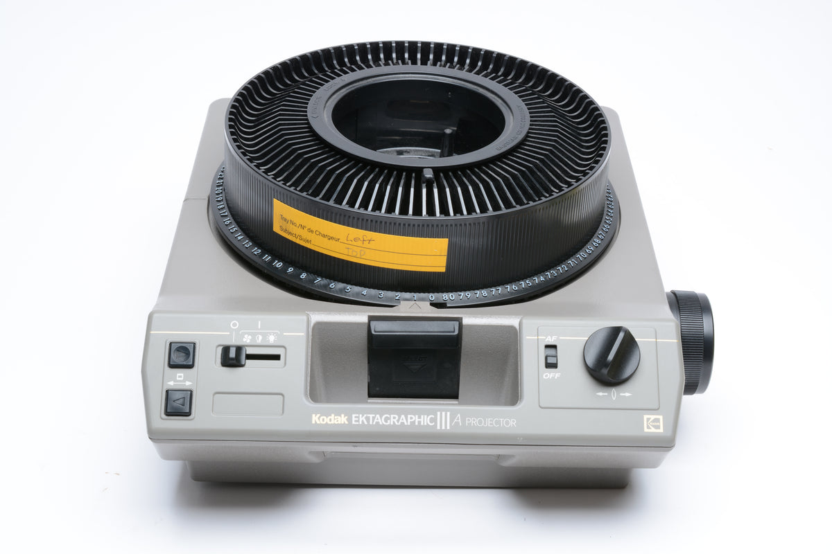 Kodak Ektagraphic IIIA Carousel slide projector, Schneider lens, tray, remote, Very clean, tested