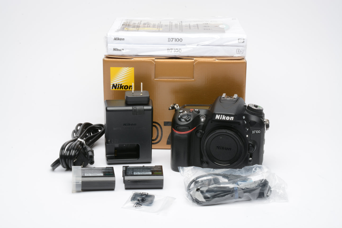 Nikon D7100 DSLR Body Only Batt, charger, Only 17,142 Acts!  Fully tested, nice!