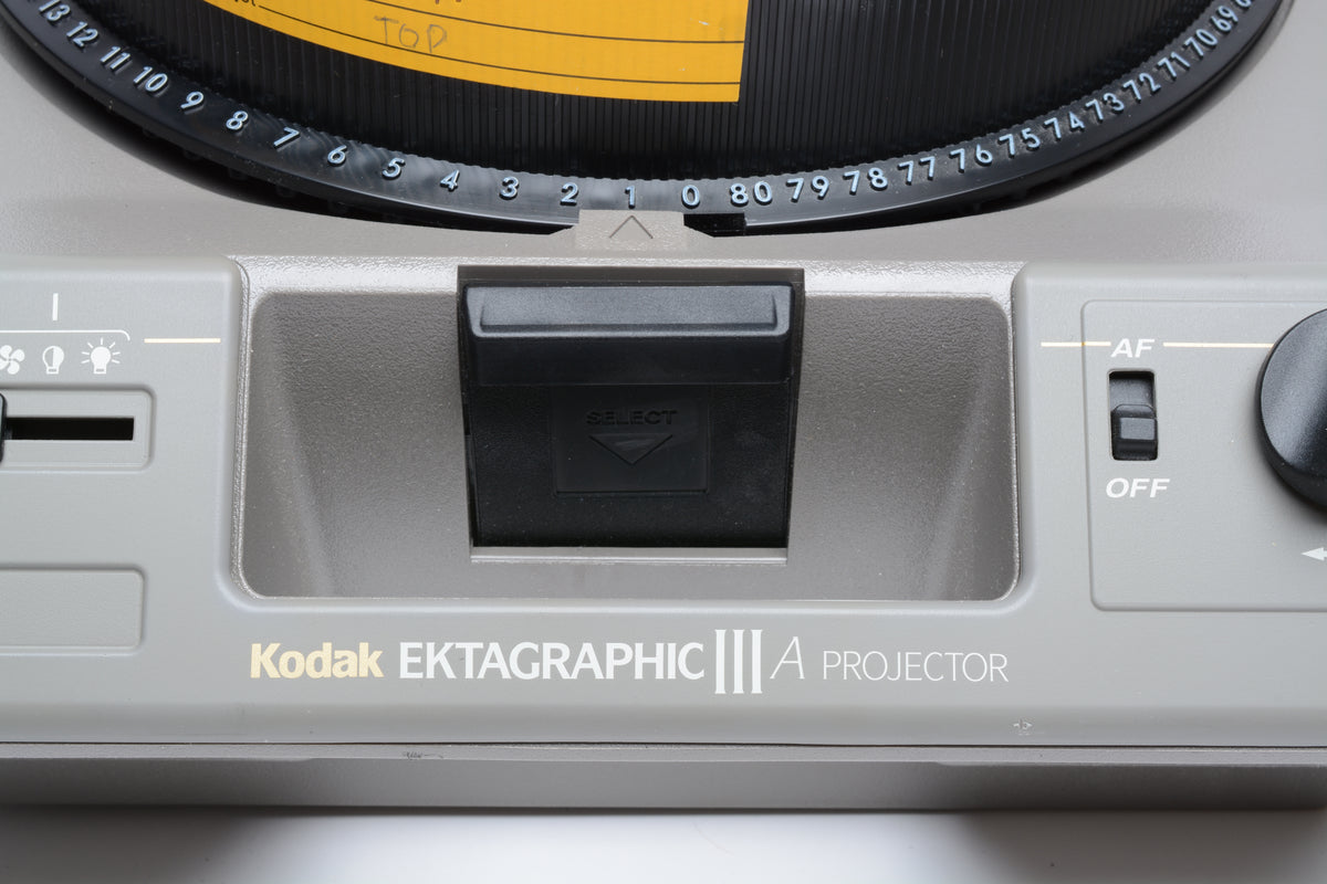 Kodak Ektagraphic IIIA Carousel slide projector, Schneider lens, tray, remote, Very clean, tested