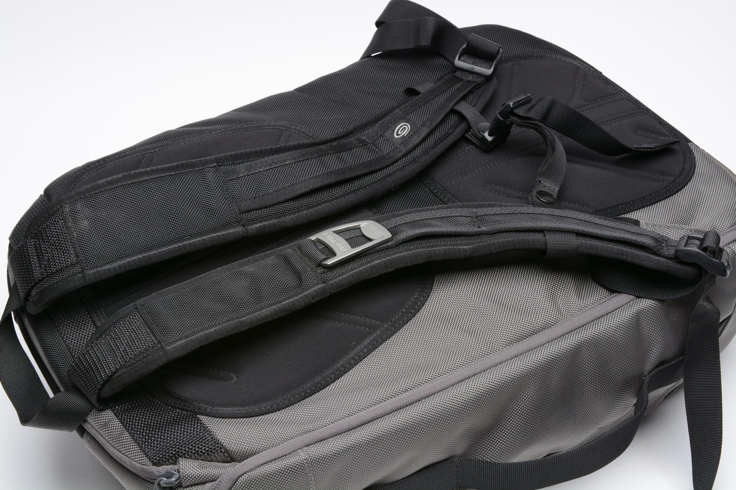 Timbuk2 Snoop Camera BackPack (Black/Gray), Nice quality!