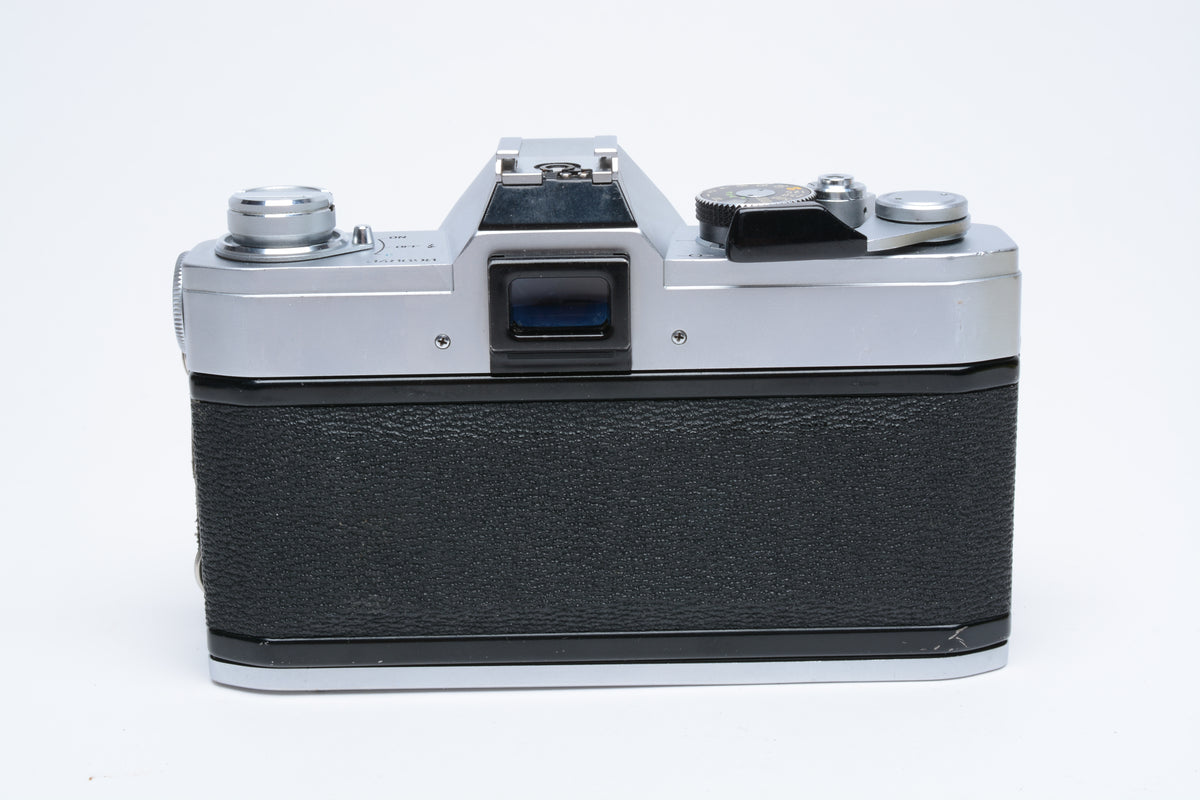 Canon FTb QL 35mm SLR w/Sigma 35-135mm f3.5-4.5 Zoom, Manual, New seals, Good