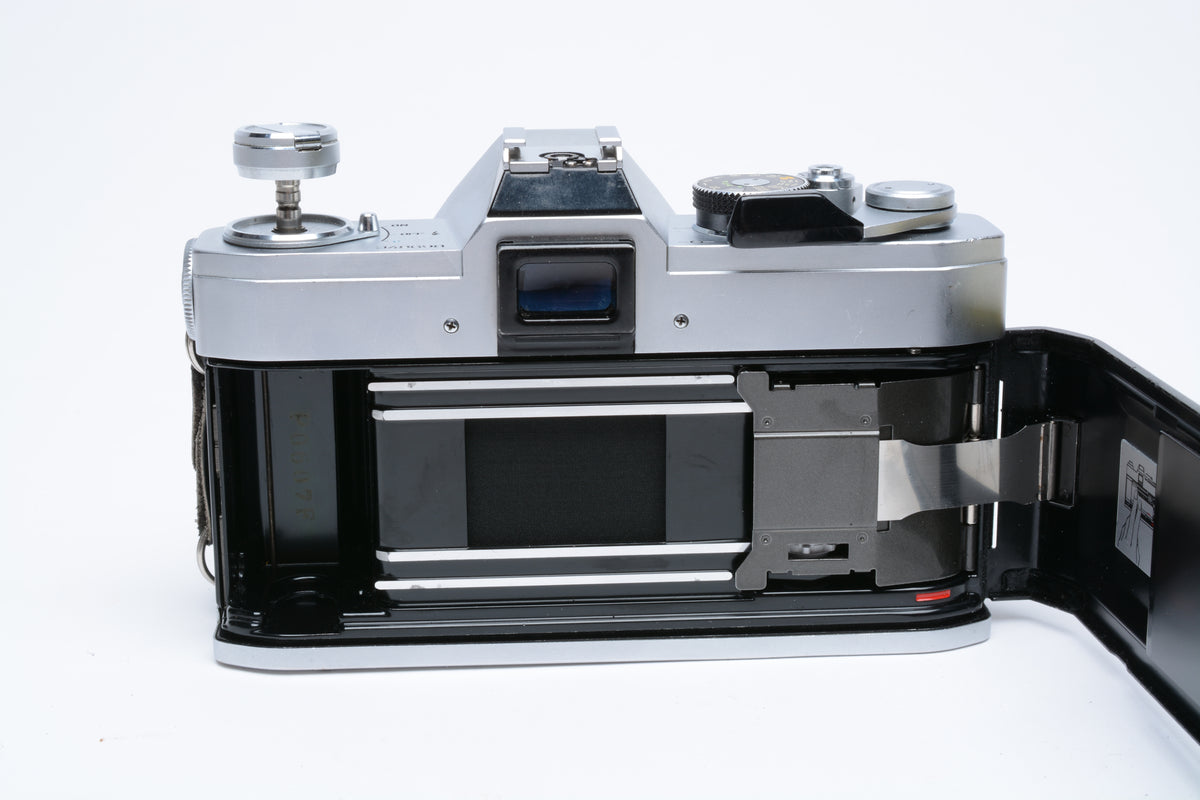 Canon FTb QL 35mm SLR w/Sigma 35-135mm f3.5-4.5 Zoom, Manual, New seals, Good