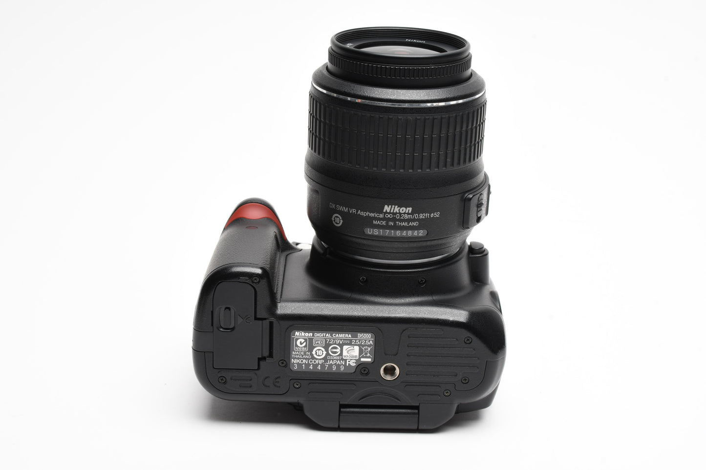 Nikon D5000 DSLR w/Nikkor 18-55mm F3.5-5.6G VR lens, 4K Acts, Clean!