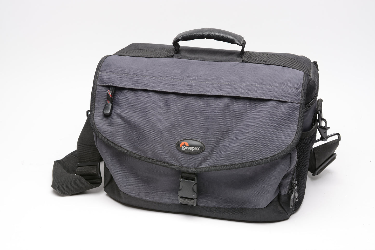 Lowepro Nova 5 Gray camera shoulder bag, clean, Very nice!
