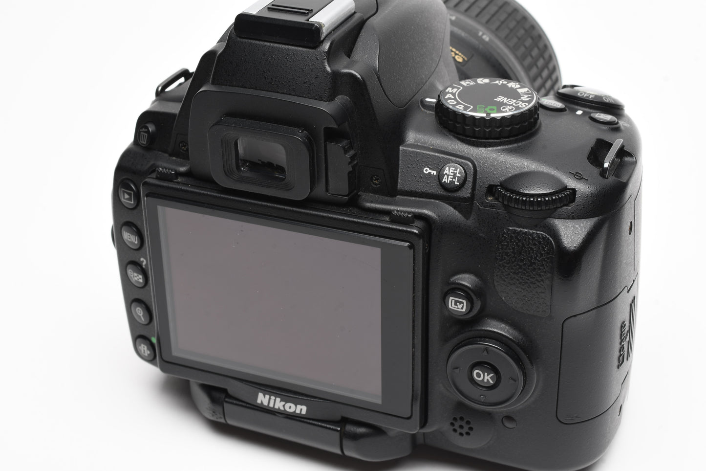 Nikon D5000 DSLR w/Nikkor 18-55mm F3.5-5.6G VR lens, 4K Acts, Clean!