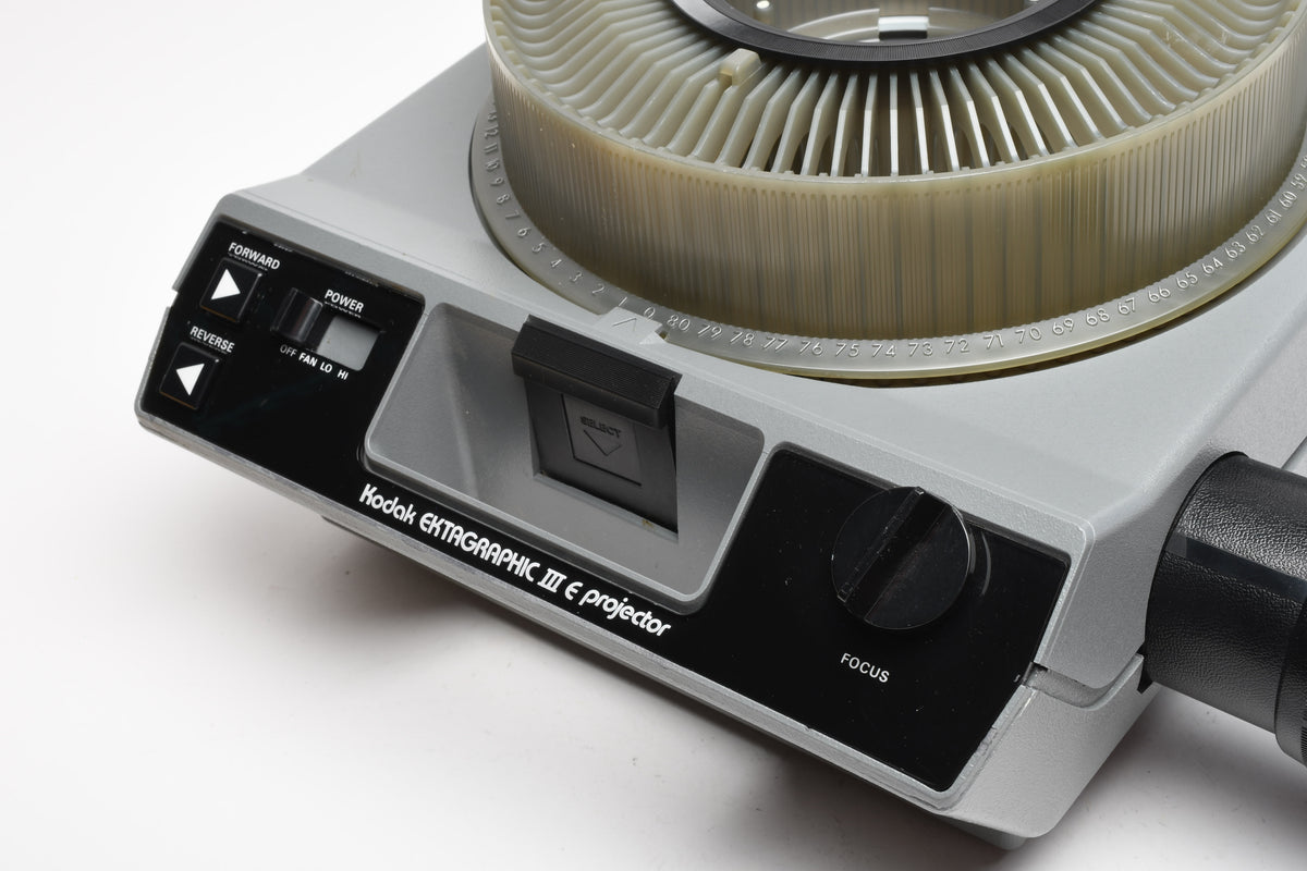 Kodak Ektagraphic III E Carousel Projector, Zoom, Tray, Remote, Tested, Great!